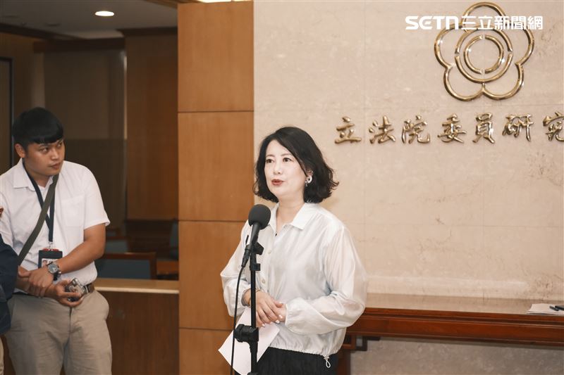 吳思瑤表示，「國會恐怕有偷拍集團」已在政壇傳聞一段時間，這是當今政壇最大的醜聞。（圖／記者楊士誼攝影）