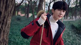 于朦朧墜樓身亡，被懷疑死因不單純。（圖／翻攝自于朦朧微博）