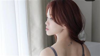 YTR彥婷罕見脫了　只穿內衣褲拍大尺度照