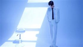 于朦朧9月11日凌晨墜樓身亡，享年37歲，至今事件仍疑點重重。（圖／翻攝自于朦朧AlanYu台灣首站）