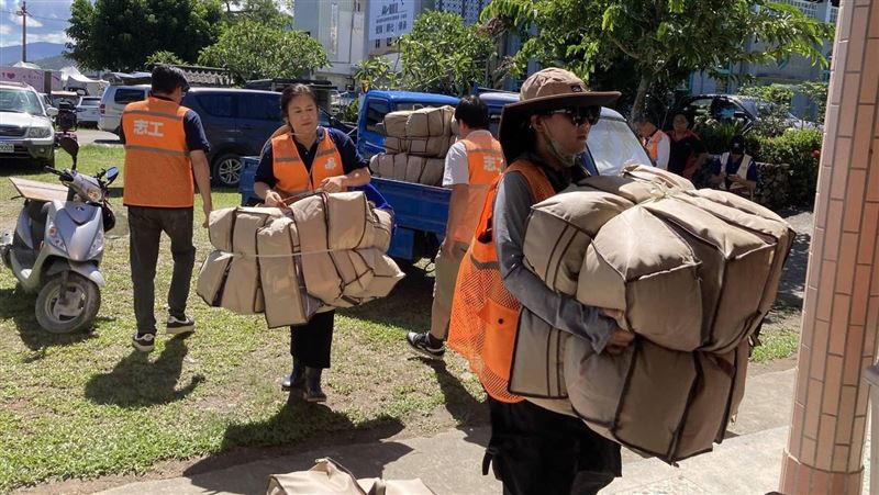 她精挑冷門物資送往花蓮！全場讚爆很細心