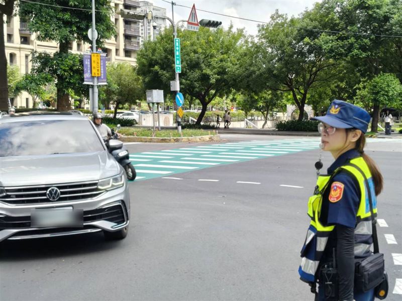 交通局與百貨呼籲民眾，可多多利用附近的特約停車場。（圖／翻攝畫面）