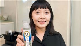 被日本主婦視為「萬用法寶」的鹽滷，現在全聯就能買！。（圖／台鹽提供） 