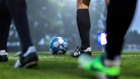國際足球總會（FIFA）、歐洲足球協會聯盟（UEFA）近期都將討論是否將以色列禁賽。（示意圖／PIXABAY）