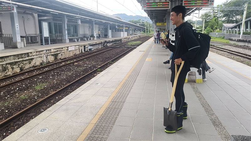 光復鄉遭重創，台灣各地民眾自發性前往協助。（圖／吉雷米授權提供）