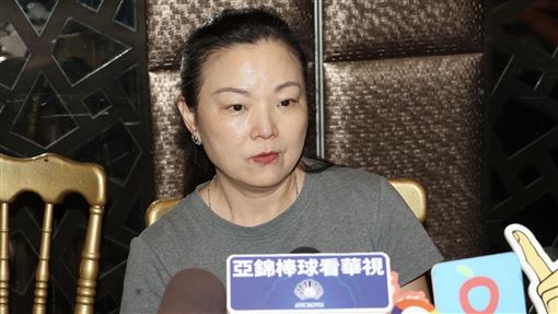 慘遭演藝圈封殺20年　57歲夏禕罕公開現身