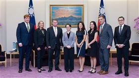 副總統蕭美琴接見美國智庫「印太安全研究所」訪問團。（圖／總統府提供）