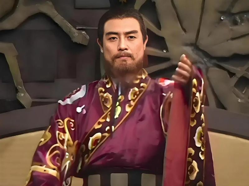 孫權曾為了兒子，派使者向關羽提親，卻被關羽嘲諷拒絕：「虎女安能配犬子乎？」（影視圖／翻攝自百度百科）