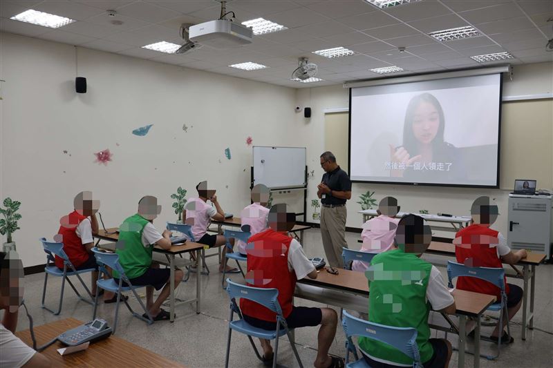當日共計200名收容人參加，活動讓親情的溫度穿透冰冷的鐵窗。（圖／桃園電子報提供）