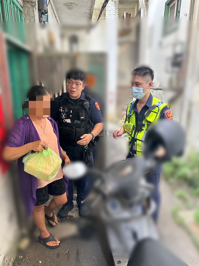 趙婦一度情緒激動、態度不耐煩，甚至當場生氣表明「這是自己的錢，與警方無關」。（圖／桃園電子報提供）