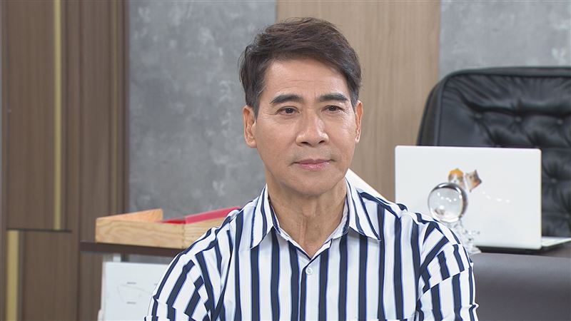 告別「霸氣總裁」，翁家明凍齡回春造型帥翻全場。（圖／民視提供）
