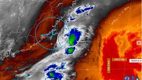中秋連假有颱風？下週恐又有熱帶擾動發展　預計往這方向靠近。（圖／天氣職人-吳聖宇臉書）