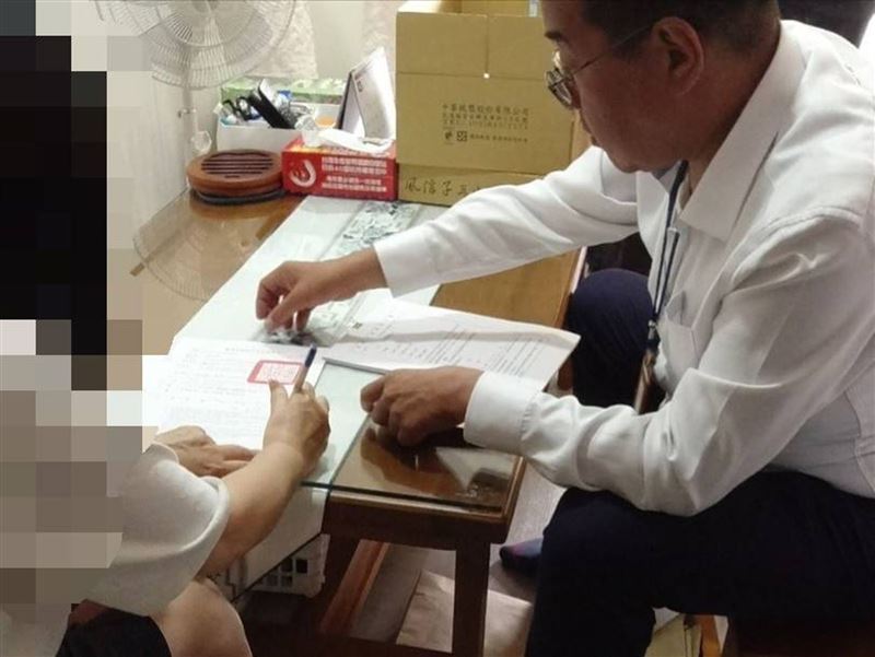 阿萍供稱，她來台前就被張男告知，代墊逾15萬元的引進費，強迫她們「賣身償債」。（圖／翻攝畫面）