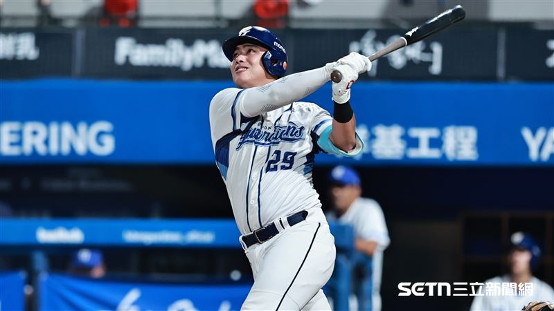 富邦悍將外野手申皓瑋代打上場。（圖／記者劉彥池攝影）