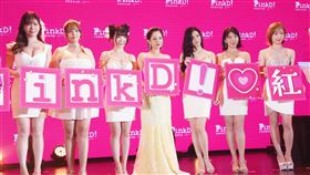 繪麗奈（左起）、戀渕桃奈、紫堂留衣、蒼井空、高橋聖子、山岸綺花、紗倉真菜。（圖／攝影龐文宏提供）