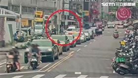 北市張姓Uber司機與梁姓Uber外送員發生行車糾紛。（圖／翻攝畫面）