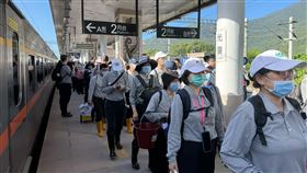 花蓮,光復鄉,淹水,救災,志工,光復車站,同島一命。（圖／翻攝畫面）