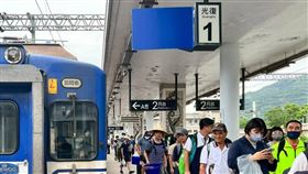 前往花蓮光復鄉救災的人（圖／翻攝自台鐵公司）