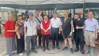 傅崐萁現身災區！網轟：雨鞋乾淨到會發光
