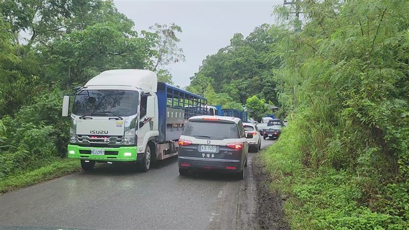 193縣道27日起採取「單向通行」交管，北向車輛一律禁止行駛。（圖／翻攝畫面）