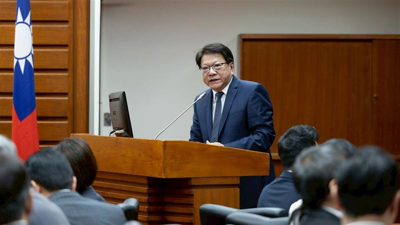 總統府秘書長潘孟安在2023年初北上後，在無任何公職身份的情況下，遭到狗仔集團跟拍長達一年。（圖／翻攝自潘孟安臉書）