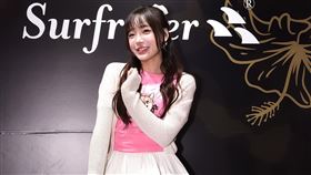 海莉擔任一日店長。（圖／想想時間有限公司提供）