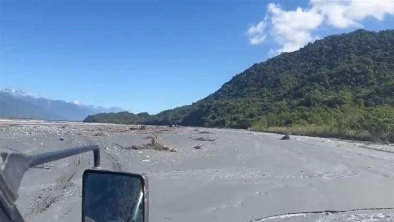 64歲的蔡姓農場員工罹難，遺體於壽豐鄉米棧橋河床尋獲。（圖／翻攝畫面）