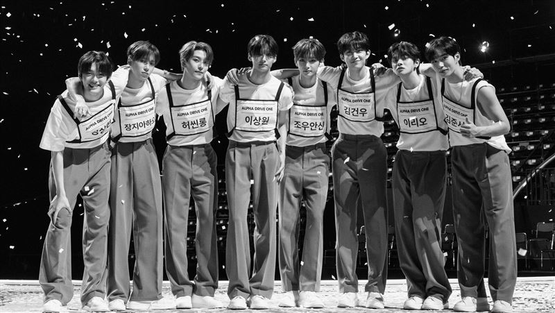 韓選秀節目結果出爐　團名曝光全場尬笑