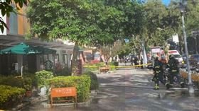 台師大內綜合大樓3樓稍早前竄出火煙。（圖／翻攝畫面）