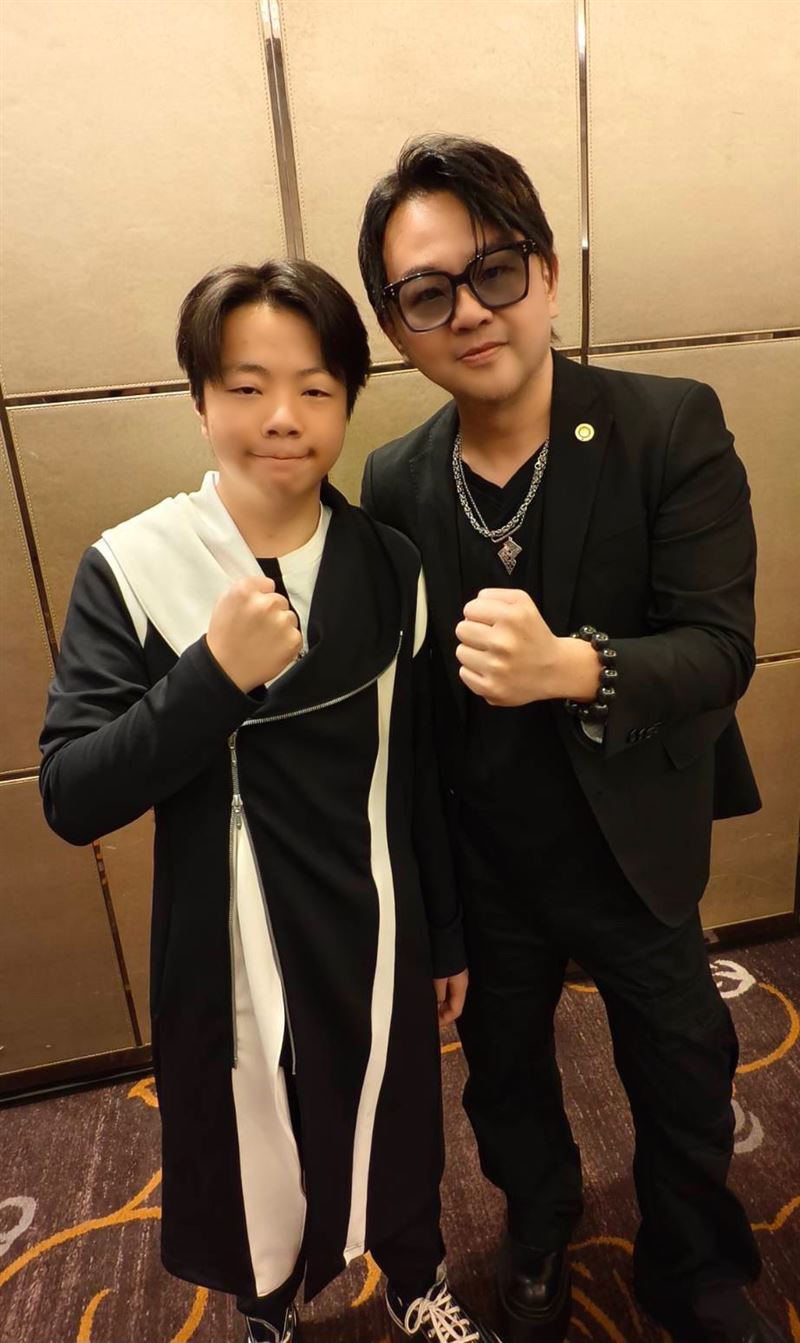 蘇震洋經常與14歲兒子交流音樂。（圖／綵星娛樂提供）