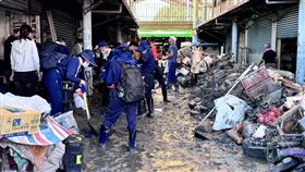 數千人響應慈濟赴花蓮救災　齊力清淤花蓮馬太鞍溪堰塞湖溢流釀災，重創光復鄉，各地愛心持續湧入，27日有數千名「鏟子超人」響應慈濟基金會動員，協助清理災區民宅。（慈濟基金會提供）中央社記者林巧璉傳真  114年9月27日