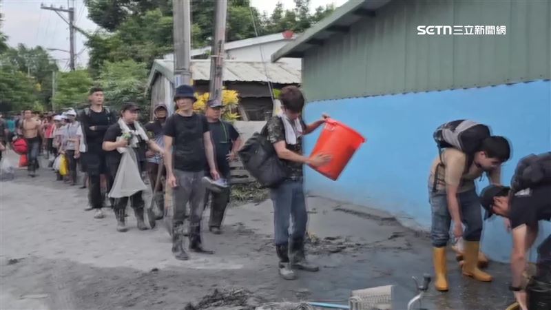 民進黨總動員協助花蓮，百人志工團投入救災