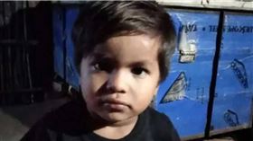 印度一名精神狀況失常的男子，用家中的鏟子砍下一名5歲男童的頭顱。（圖／翻攝NDTV）