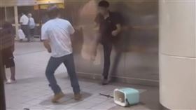 台北,捷運,民權西路站,格鬥,Threads。（圖／翻攝記者爆料網）