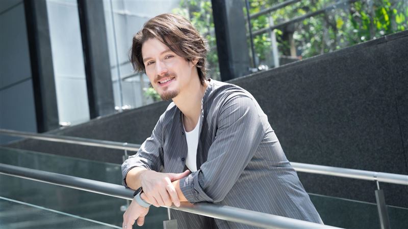 獨／蜜月險錯失金鐘報名！周厚安被老婆嗆