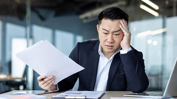 日本調查顯示,年收1,000萬日圓以上者中,有15%金融資產不到300萬日圓,成為「高薪貧窮族」。高收入者若不控管支出與規劃儲蓄,易陷入「賺得多、花更多」的惡性循環。(示意圖/翻攝自pixabay網站)