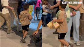 年紀小的弟弟在光復車站發麵包，暖心行為感到大批網友。（圖／網友爸爸@xukeijei 授權提供，未經同意請勿轉載） 