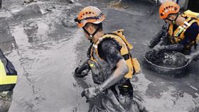 花蓮,光復鄉,救災,新北市消防局,特搜人員。（圖／翻攝畫面）