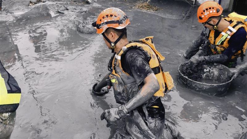 衛福部呼籲災民及救災人員掌握「安、靜、能、繫、望」五字訣，為自己的心理健康注入支持力量。（圖／翻攝畫面）