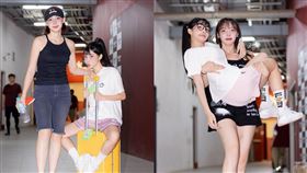 樂天女孩筠熹和韓籍成員河智媛下班路有很多有趣互動。（圖／樂天桃猿球團提供） 