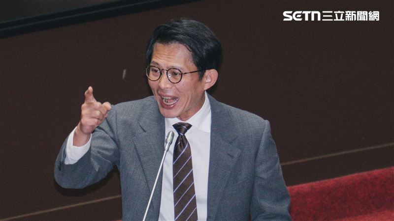 民眾黨主席、黨團總召黃國昌日前在議場質詢。(圖/記者楊士誼攝影)