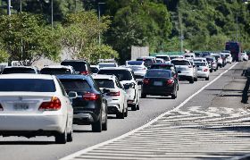 教師節連續假期　國道5湧現車潮