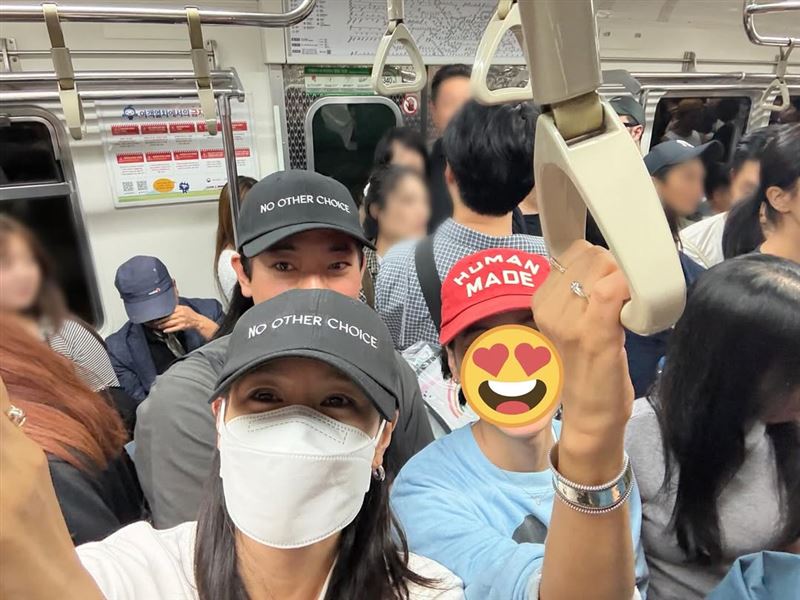 孫藝真搭地鐵回家，引發網友熱議。（圖／翻攝自IG @yejinhand）