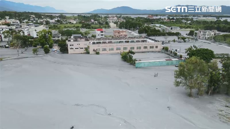 台中特搜隊前往花蓮救災，3天尋獲3具罹難者遺體。（圖／翻攝畫面）