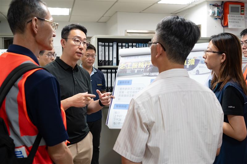 交通部長陳世凱指示觀光署於光復車站內設置志工住宿諮詢站。(圖／交通部提供)