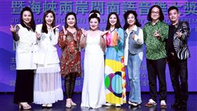 白冰冰(左4)與評審鄭詠心(左起)、楊惠絜、丁鈴、小百合、張國良、陳四皆合照。（圖／長興影視提供）