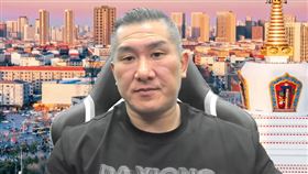 館長說，「不爽？國民黨來輸贏啦！看了老半天還是走老路」。（圖／翻攝自館長惡名昭彰YouTube頻道）