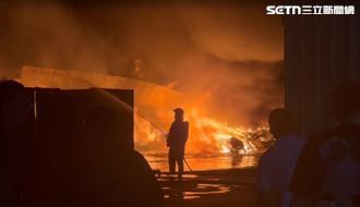 新／嗶嗶啵啵…壓克力工廠火災「塌V型」