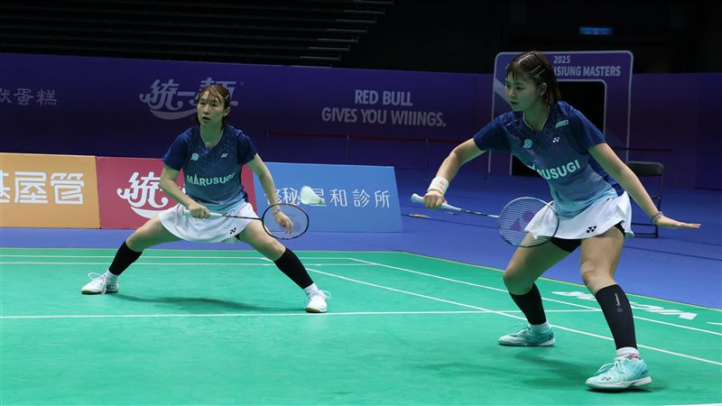 「雙菜組合」平本梨梨菜／石川心菜在日本內戰中勝出，摘下高雄大師賽女雙金牌。（圖／中華羽協提供）