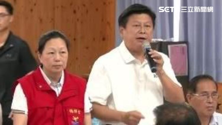 傅崐萁夫婦在前進指揮所有冷氣吹，過著與災民截然不同的生活。（圖／翻攝畫面）
